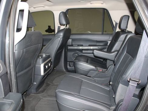 Used 2023 Ford Expedition XLT image 26