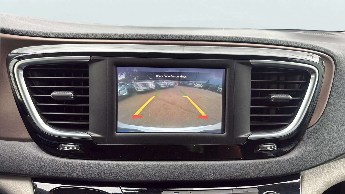 Used 2024 Chrysler Voyager LX FWD image 13