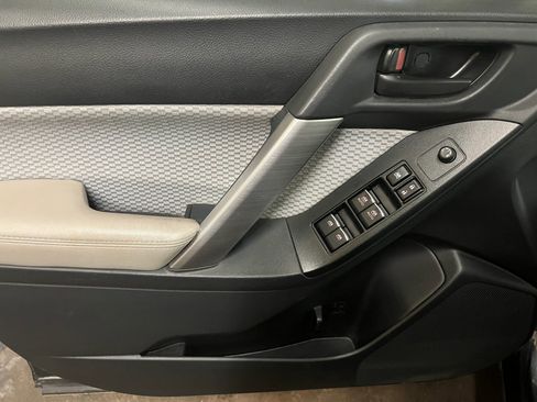 Used 2018 Subaru Forester 2.5i Premium w/ Popular Package #2A AWD/4WD image 18