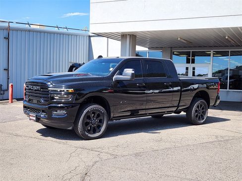 New 2025 RAM 3500 Laramie image 4