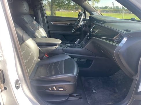Used 2021 Cadillac XT6 Sport w/ Platinum Package AWD/4WD image 16