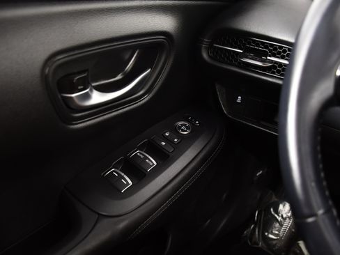 Used 2025 Honda HR-V EX-L image 32