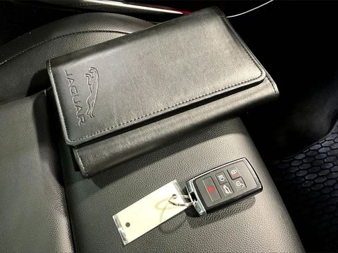 Used 2021 Jaguar F-PACE image 32