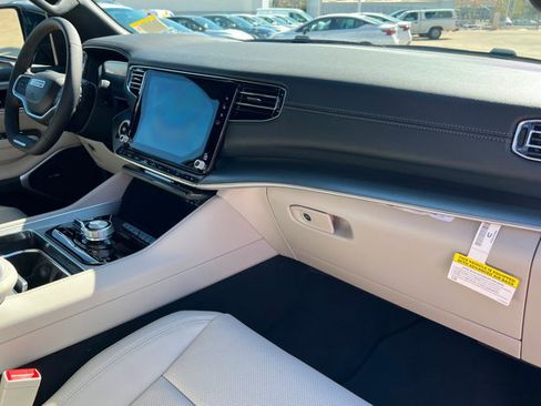 New 2026 Jeep Grand Wagoneer 4WD image 21