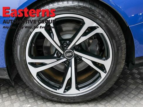 Used 2022 Audi e-tron GT Premium Plus w/ Performance Package image 8
