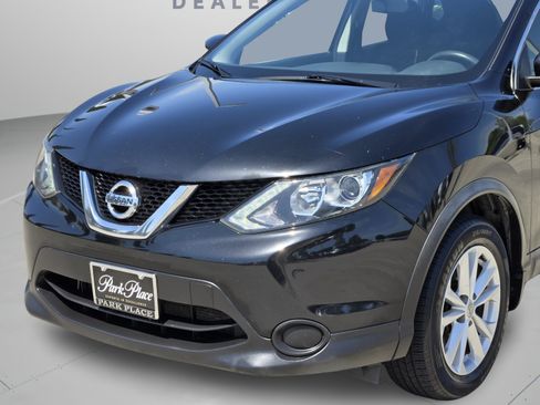 Used 2018 Nissan Rogue Sport S w/ S Appearance Package FWD image 32