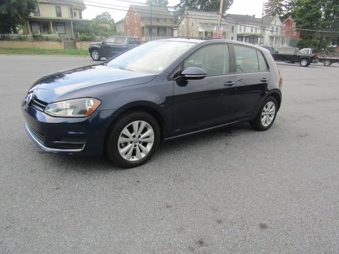 Used 2015 Volkswagen Golf TDI FWD image 1