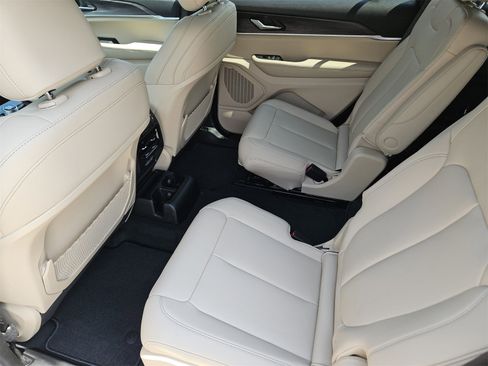 New 2025 Jeep Grand Cherokee L Limited w/ Trailer Tow Package image 30