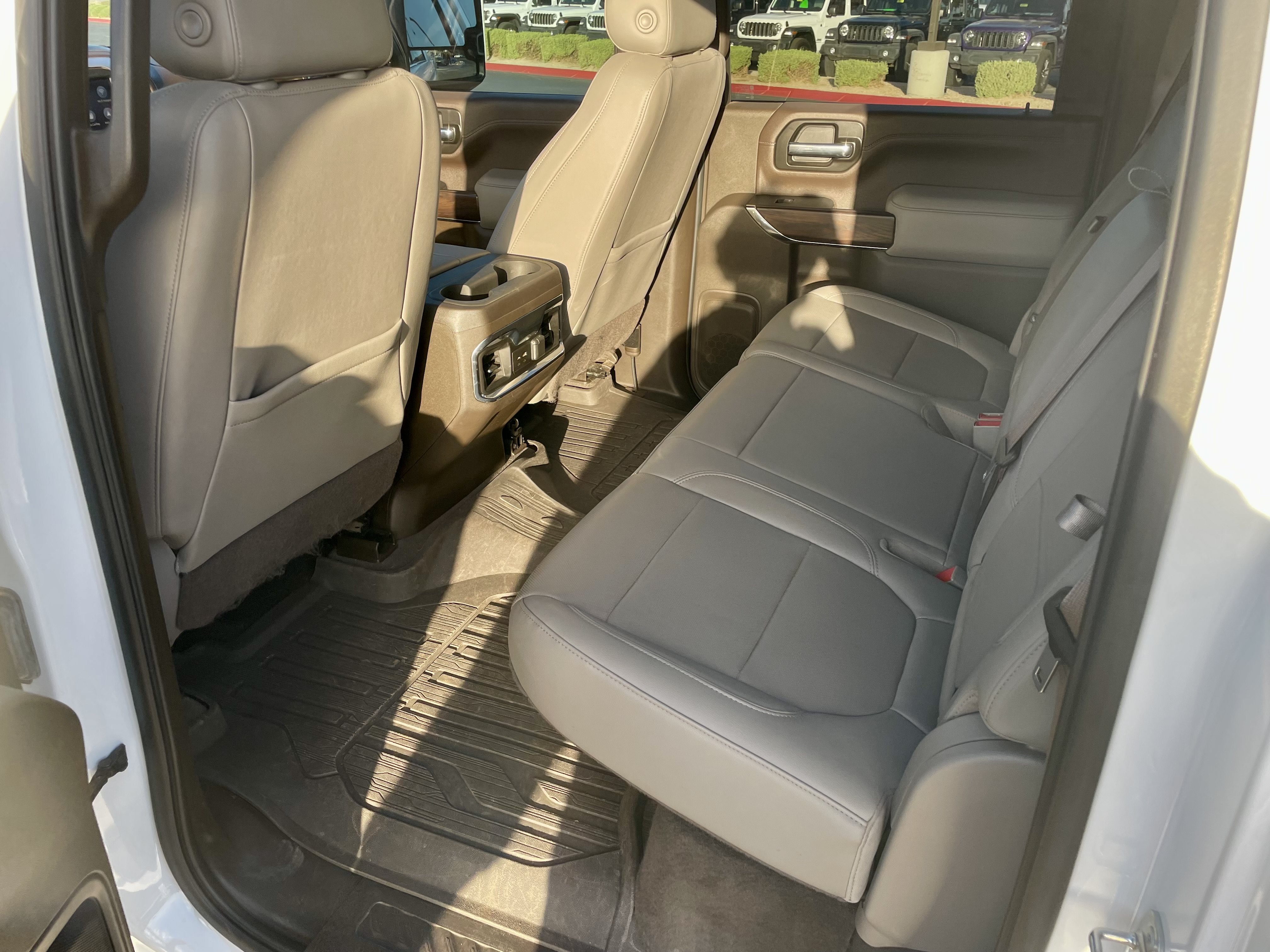 Used 2022 GMC Sierra 2500 SLT w/ SLT Preferred Package AWD/4WD image 11