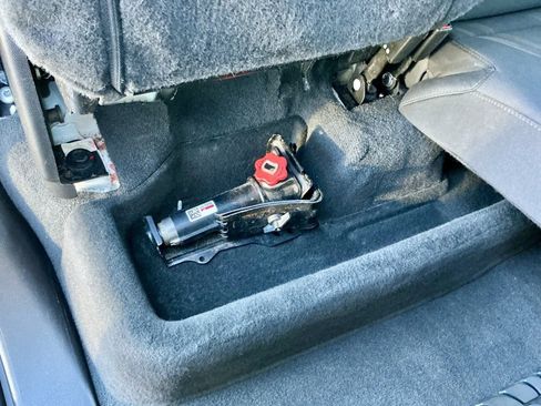 Used 2021 GMC Sierra 1500 Elevation image 28