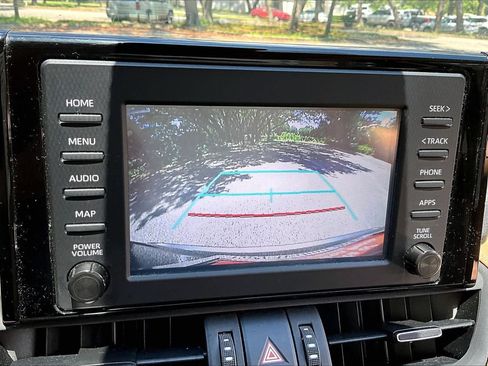 Used 2019 Toyota RAV4 XLE Premium FWD image 13