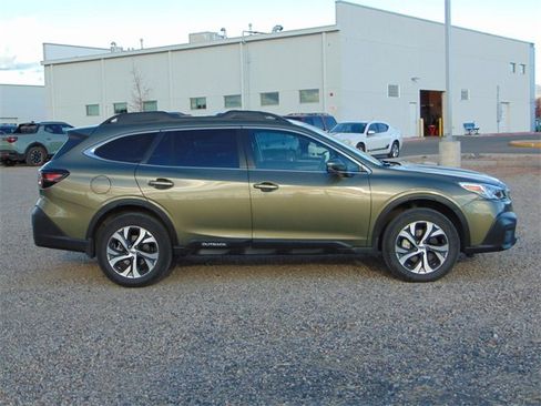 Used 2022 Subaru Outback Limited XT image 3