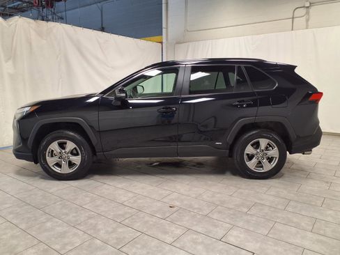 Used 2025 Toyota RAV4 XLE image 6