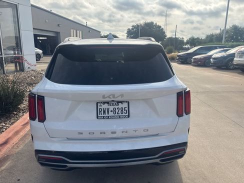 Certified 2022 Kia Sorento SX FWD image 8