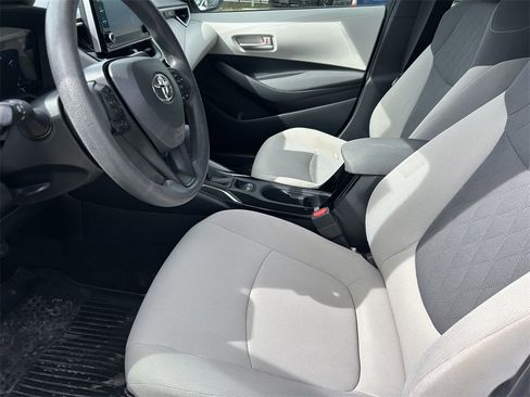 Used 2021 Toyota Corolla LE image 11