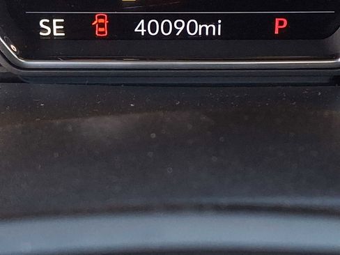 Used 2022 Chevrolet Silverado 1500 High Country w/ Technology Package image 21