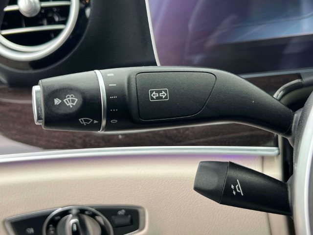 Used 2020 Mercedes-Benz E 350 Sedan image 24