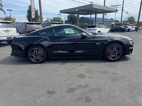 Used 2018 Ford Mustang GT RWD image 9