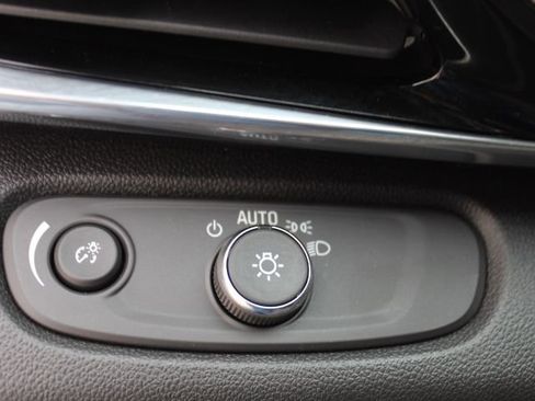 Used 2024 Buick Envista Avenir image 16