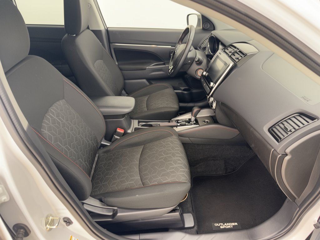 Used 2025 Mitsubishi Outlander Sport LE AWD/4WD image 30