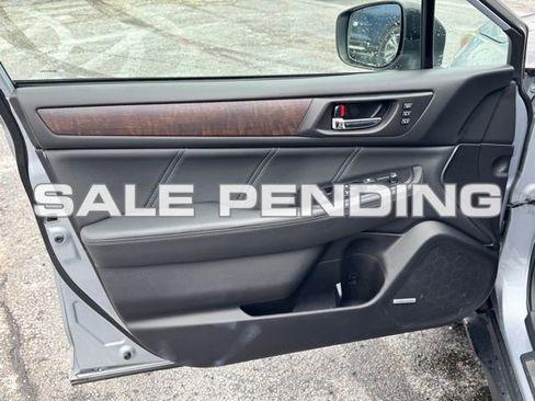 Used 2019 Subaru Outback 2.5i Limited w/ Popular Package #2 image 11
