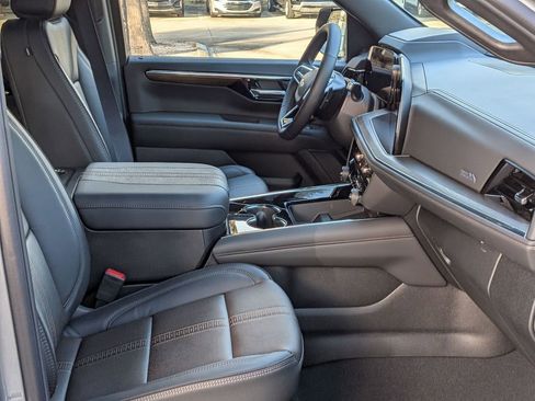 New 2026 Chevrolet Suburban High Country RWD image 24