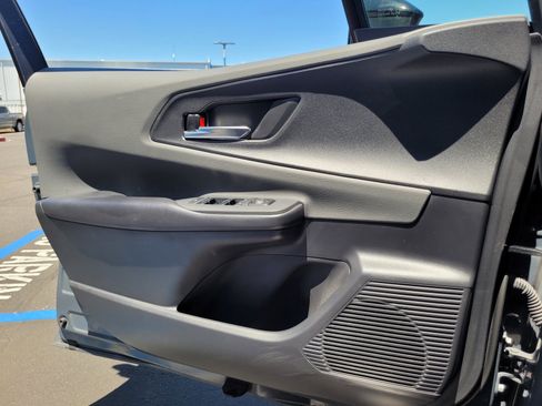 Used 2024 Toyota Prius XLE FWD image 25