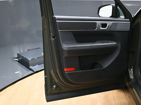 Used 2025 Hyundai Santa Fe SEL FWD image 39