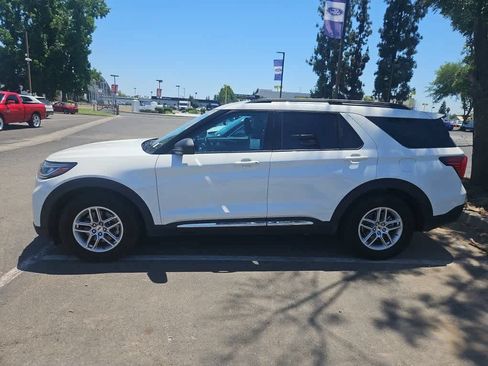 Used 2025 Ford Explorer Active w/ Active Comfort Package RWD image 5