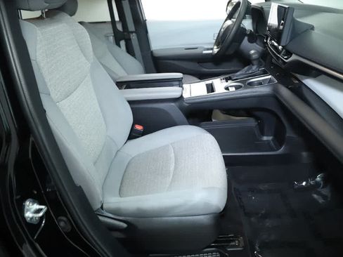 Certified 2025 Toyota Sienna LE AWD/4WD image 32