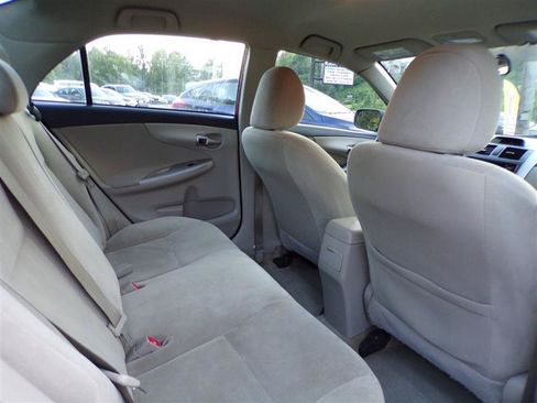 Used 2013 Toyota Corolla LE FWD image 23