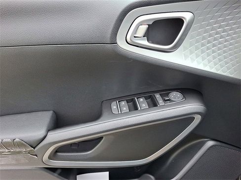 New 2025 Kia Soul LX w/ LX Technology Package image 8