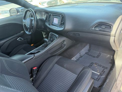 Used 2016 Dodge Challenger SXT RWD image 23