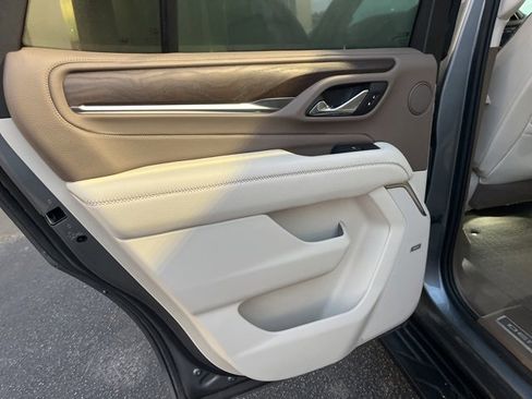 Used 2021 GMC Yukon Denali image 12