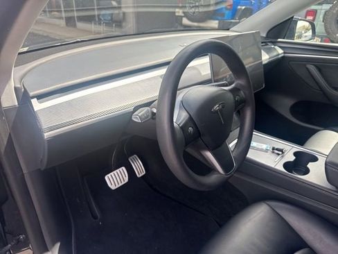 Used 2023 Tesla Model Y Performance AWD/4WD image 17