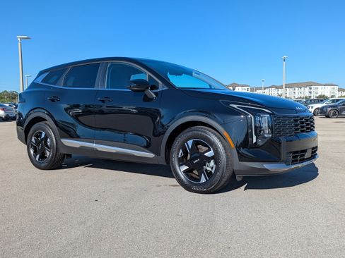 Certified 2026 Kia Sportage LX image 2