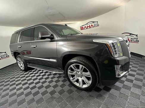 Used 2017 Cadillac Escalade Luxury AWD/4WD image 13