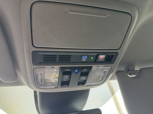 Used 2024 Honda Odyssey Elite image 20