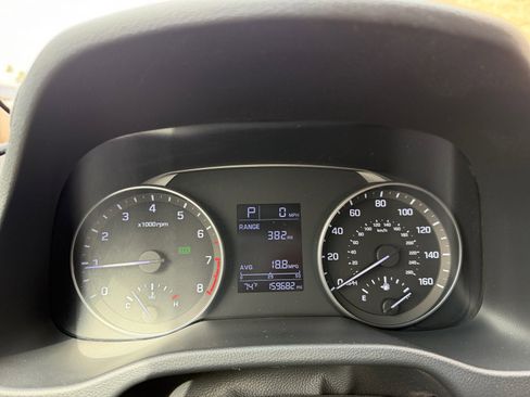 Used 2017 Hyundai Elantra SE image 10