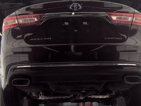 Used 2018 Toyota Avalon Limited w/ Carpet Mat Package FWD image 6