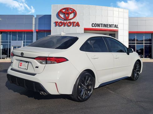 Certified 2025 Toyota Corolla SE w/ SE Premium Package FWD image 5