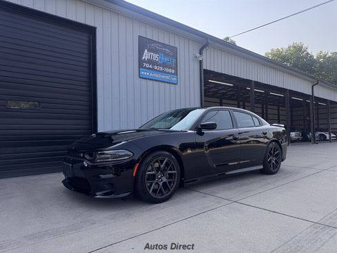 Used 2019 Dodge Charger Scat Pack w/ Plus Group RWD image 1