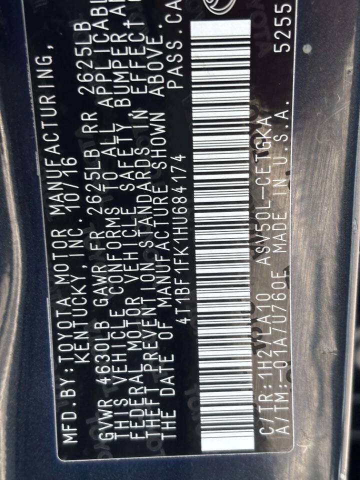Used 2017 Toyota Camry XLE w/ Moonroof Package FWD image 34