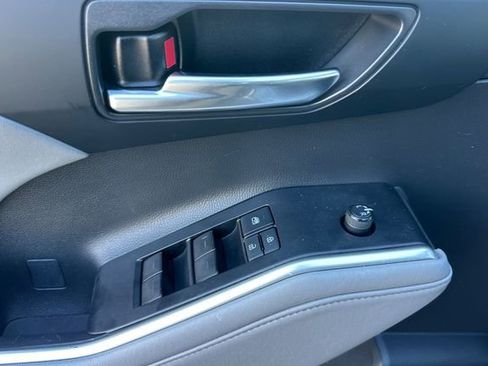 Certified 2021 Toyota Highlander XLE image 17