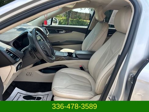 Used 2016 Lincoln MKX Select w/ Select Plus Package FWD image 9