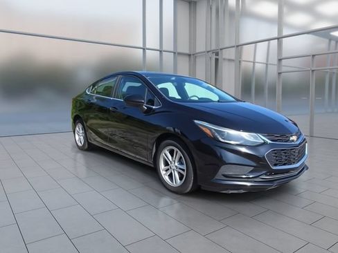 Used 2016 Chevrolet Cruze LT w/ Convenience Package FWD image 2