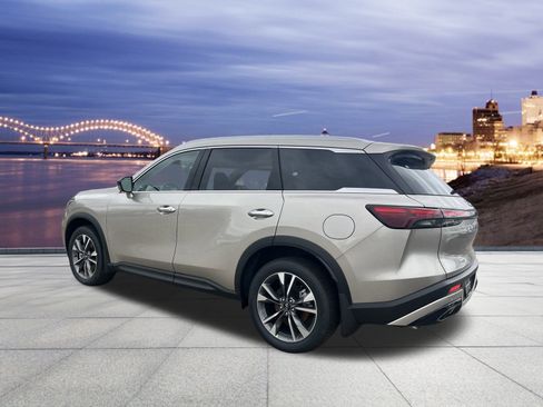 Used 2025 INFINITI QX60 Luxe w/ Vision Package image 3