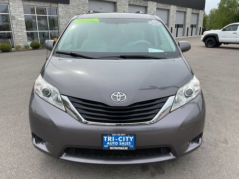 Used 2011 Toyota Sienna LE FWD image 12