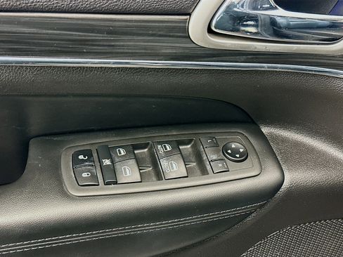 Used 2019 Jeep Grand Cherokee Limited image 15