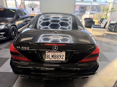 Used 2011 Mercedes-Benz SL 550 image 16